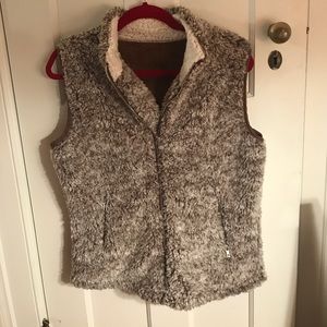 White and brown Sherpa vest with pockets